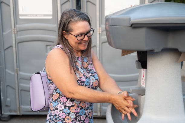 Best Portable toilet rental cost  in Duquesne, MO